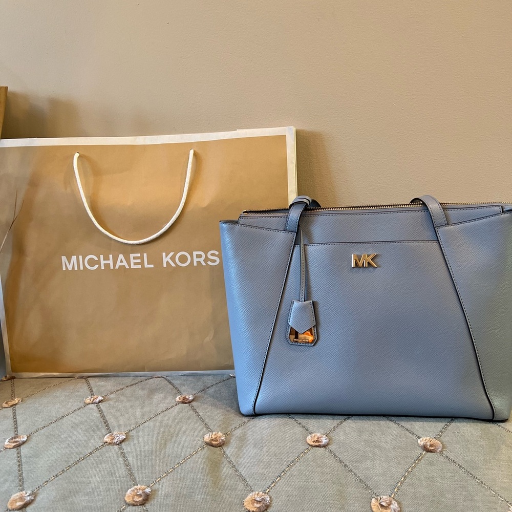Beautiful Michael Kors Tote